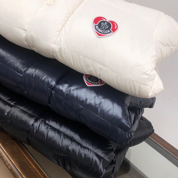 ハイクオリティダウンジャケット背面デザイン